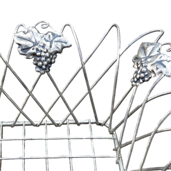 WIRE basket with grapes, collapsible handle, very good condition - Picture 5 of 7